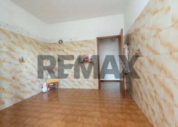 Stanza vuota - Appartamento Via iv Novembre
 
126, Aci Catena - foto 15