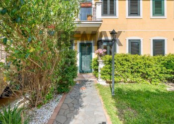 Casa all\'aperto - Casa semi indipendente Via Battiati
 
32, Aci Bonaccorsi - foto 2