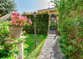 Giardino - Casa semi indipendente Via Battiati
 
32, Aci Bonaccorsi - foto 4