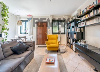 Soggiorno - Casa semi indipendente Via Battiati
 
32, Aci Bonaccorsi - foto 5