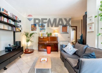 Soggiorno - Casa semi indipendente Via Battiati
 
32, Aci Bonaccorsi - foto 6