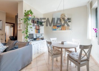 Sala da pranzo - Casa semi indipendente Via Battiati
 
32, Aci Bonaccorsi - foto 7