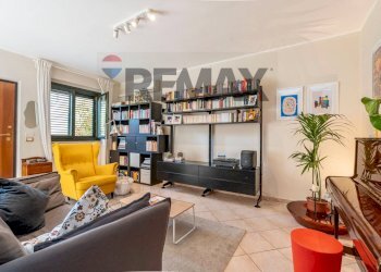 Soggiorno - Casa semi indipendente Via Battiati
 
32, Aci Bonaccorsi - foto 10