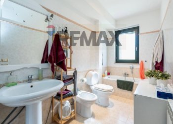 Bagno - Casa semi indipendente Via Battiati
 
32, Aci Bonaccorsi - foto 20