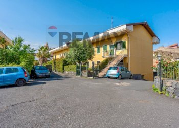 Casa all\'aperto - Casa semi indipendente Via Battiati
 
32, Aci Bonaccorsi - foto 25