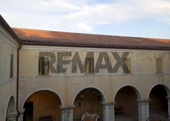 Edificio all\'aperto - Stable - Palace VIA ROMA
 
90, Castel d'Ario - photo 3