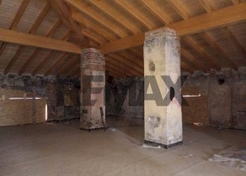 Parcheggio - Stable - Palace VIA ROMA
 
90, Castel d'Ario - photo 16