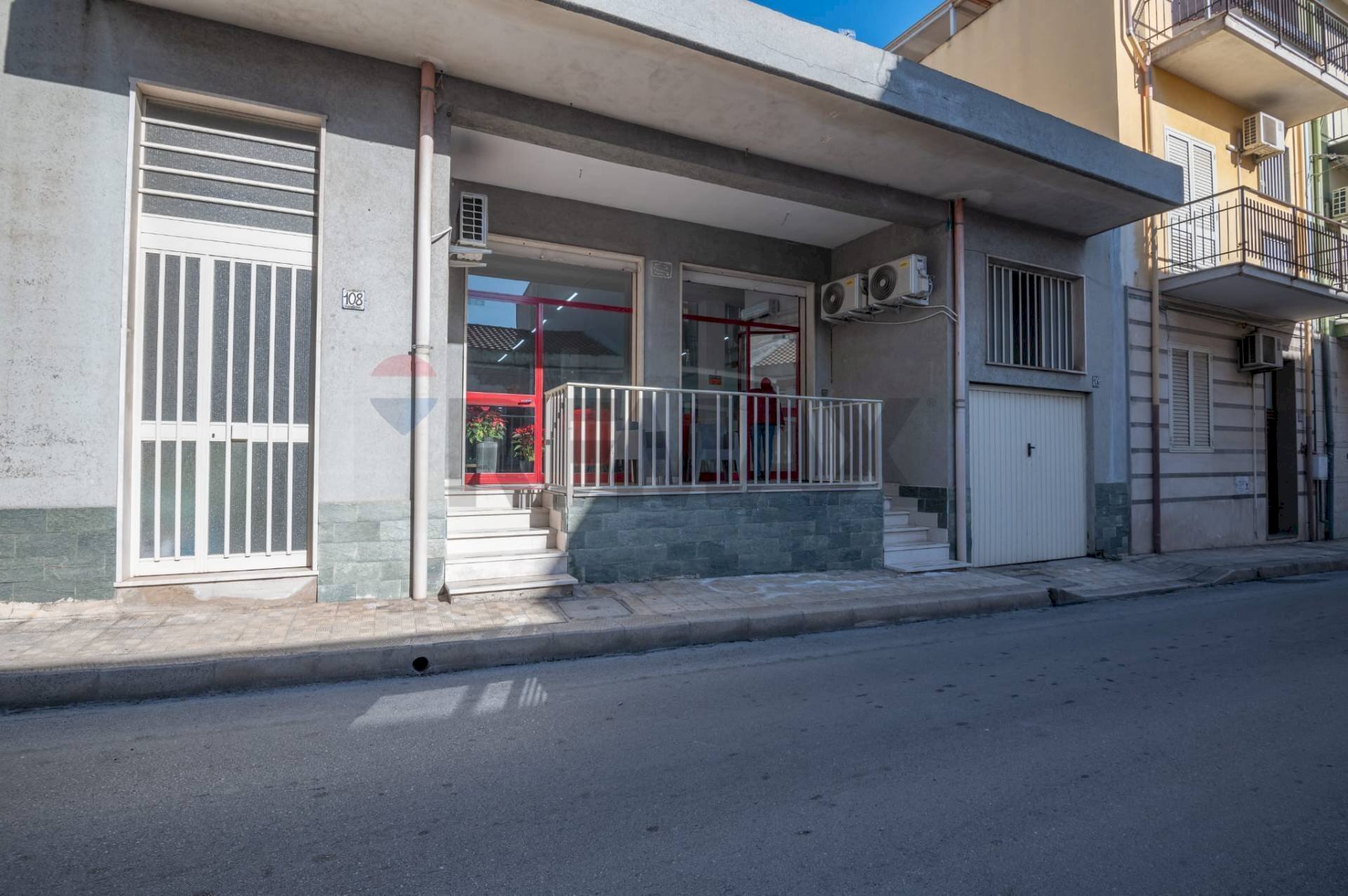 Edificio all\'aperto - Negozio Via Palestro
106-108, Priolo Gargallo - foto 2