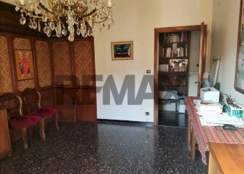 Sala da pranzo - Quadrilocale via Crispi  n°19
 
18, Savona - foto 12