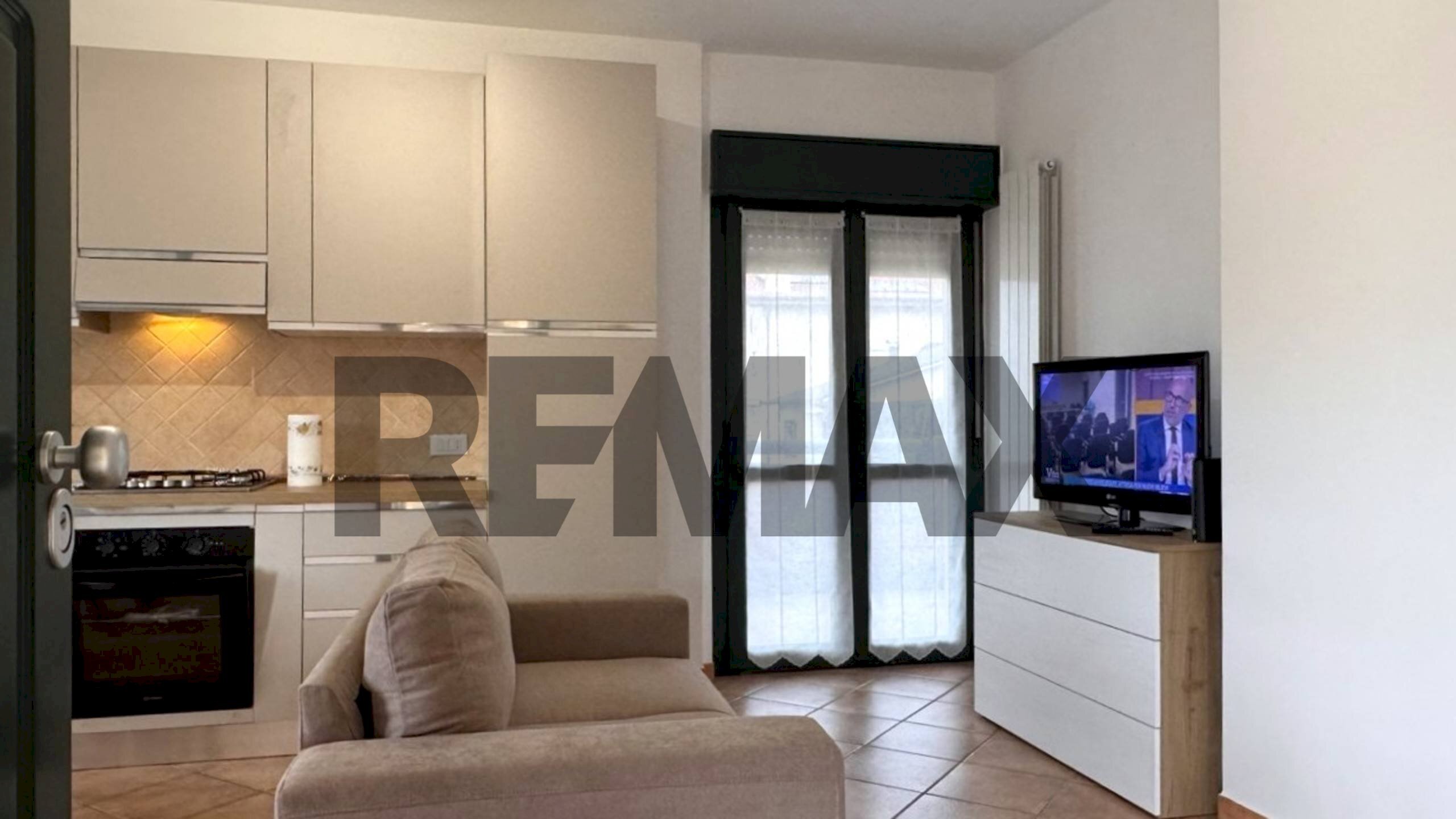 Soggiorno - Three-room apartment via Enrico de Nicola
1/A, L'Aquila - photo 2