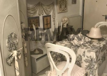 Sala da pranzo - Monolocale Via Delle Grazie
 
42, Brescia - foto 6
