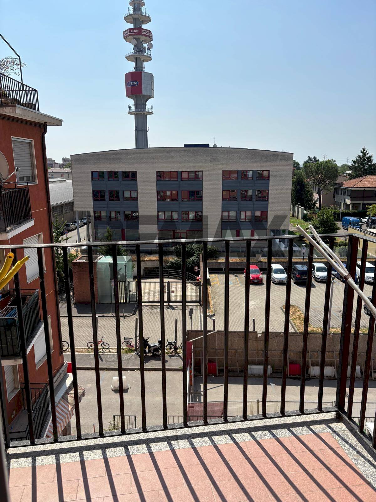 Balcone - Bilocale via Turati
 
15, Pero - foto 1