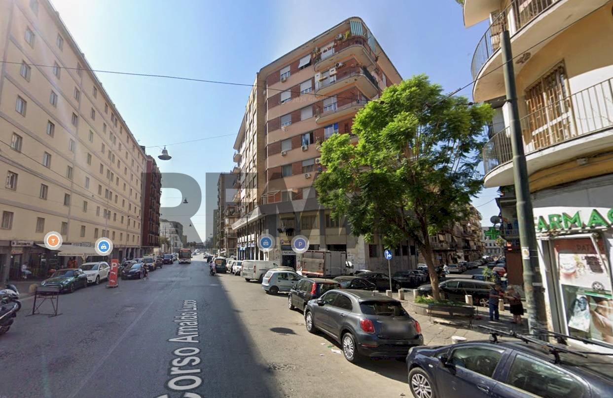 Edificio all\'aperto - Four-room apartment Corso Arnaldo Lucci
 
60, Napoli - photo 1