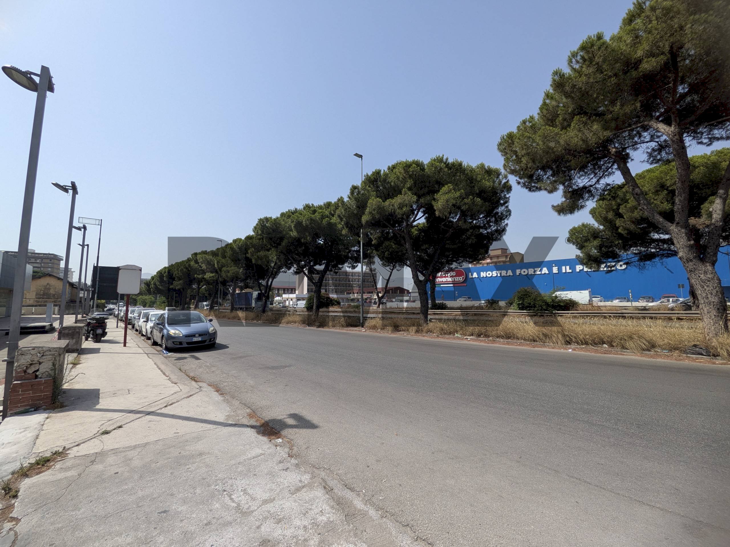 Edificio all\'aperto - Magazzino Viale Regione Siciliana Nord Ovest
 
4769, Palermo - foto 1