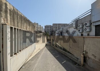 Edificio all\'aperto - Magazzino Viale Regione Siciliana Nord Ovest
4769, Palermo - foto 4