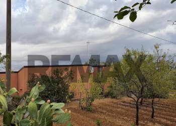 Giardino - Rustico Contrada Montagna
 
30, Valguarnera Caropepe - foto 3