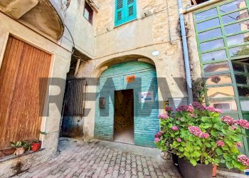 Edificio all\'aperto - Casa indipendente VIA LAMARMORA
 
6, Trisobbio - foto 2