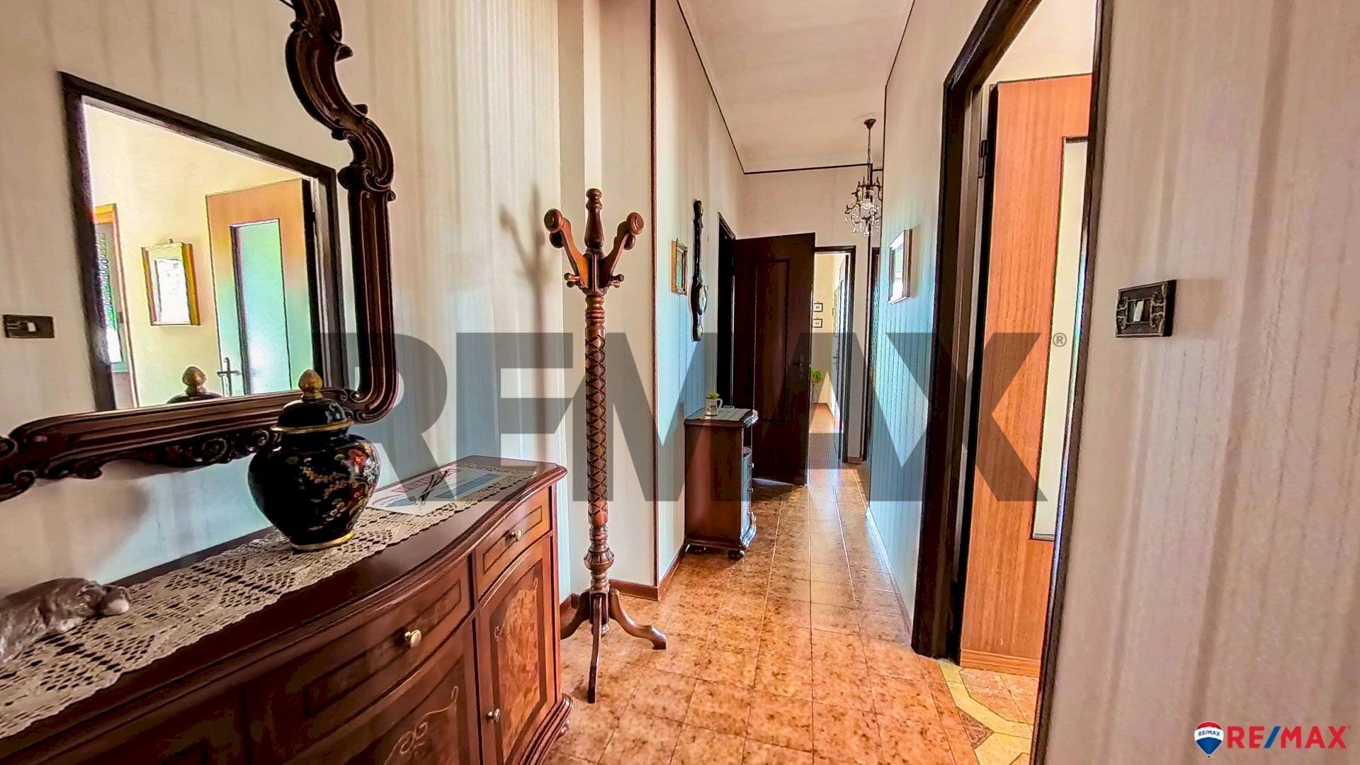 Hall / corridoio - Appartamento Via Roma
2, Trisobbio - foto 3