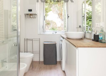 Bagno - Trilocale Via Asilo Davide E Delfina Garbarino
21, Genova - foto 18