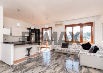 Soggiorno - Appartamento Via Pian Di Forno
15, Genova - foto 1
