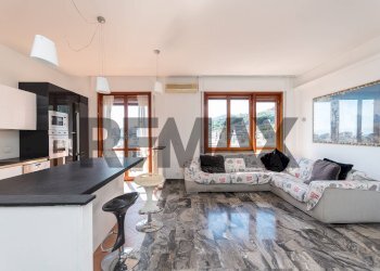 Soggiorno - Appartamento Via Pian Di Forno
15, Genova - foto 2