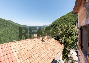 Vista delle montagne - Quadrilocale Via della Libertà
 
31, Bargagli - foto 20