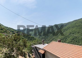 Vista delle montagne - Quadrilocale Via della Libertà
 
31, Bargagli - foto 27