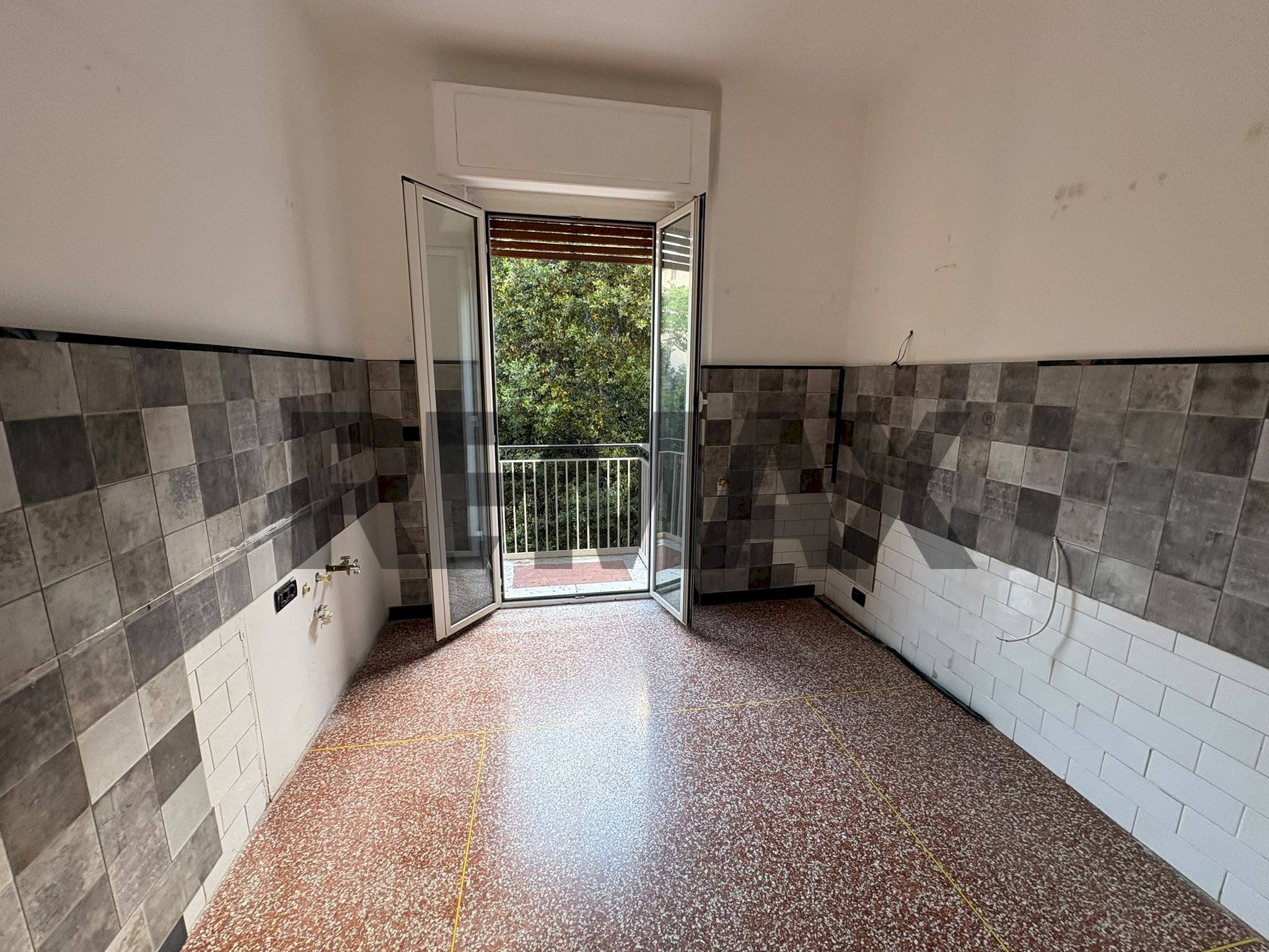 Stanza vuota - Quadrilocale Via Stefanina Moro
103, Genova - foto 3