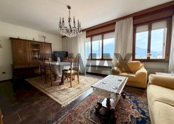 Sala da pranzo - Quadrilocale Via della Vittoria
 
22, Tolmezzo - foto 1