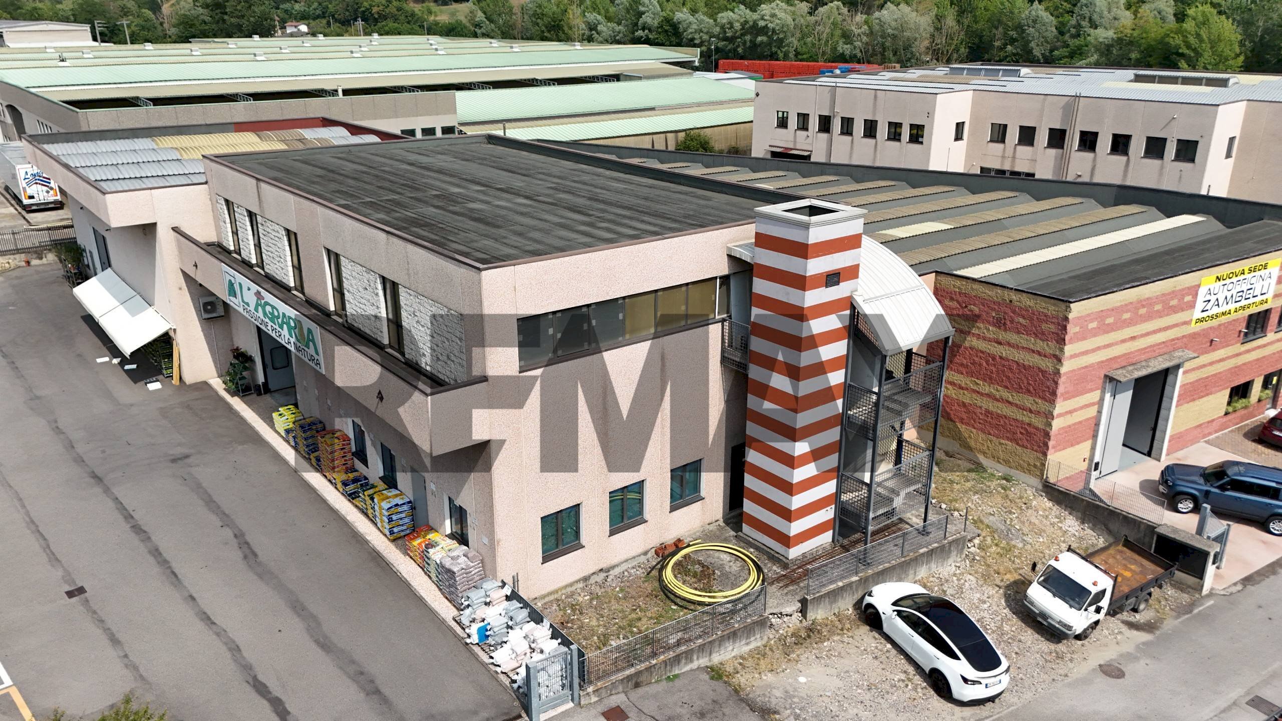 Edificio all\'aperto - Ufficio via Nazionale
snc, Luzzana - foto 2