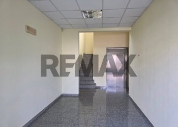 Ricezione / Lobby - Office via Leonardo Da Vinci
13, Carobbio degli Angeli - photo 18