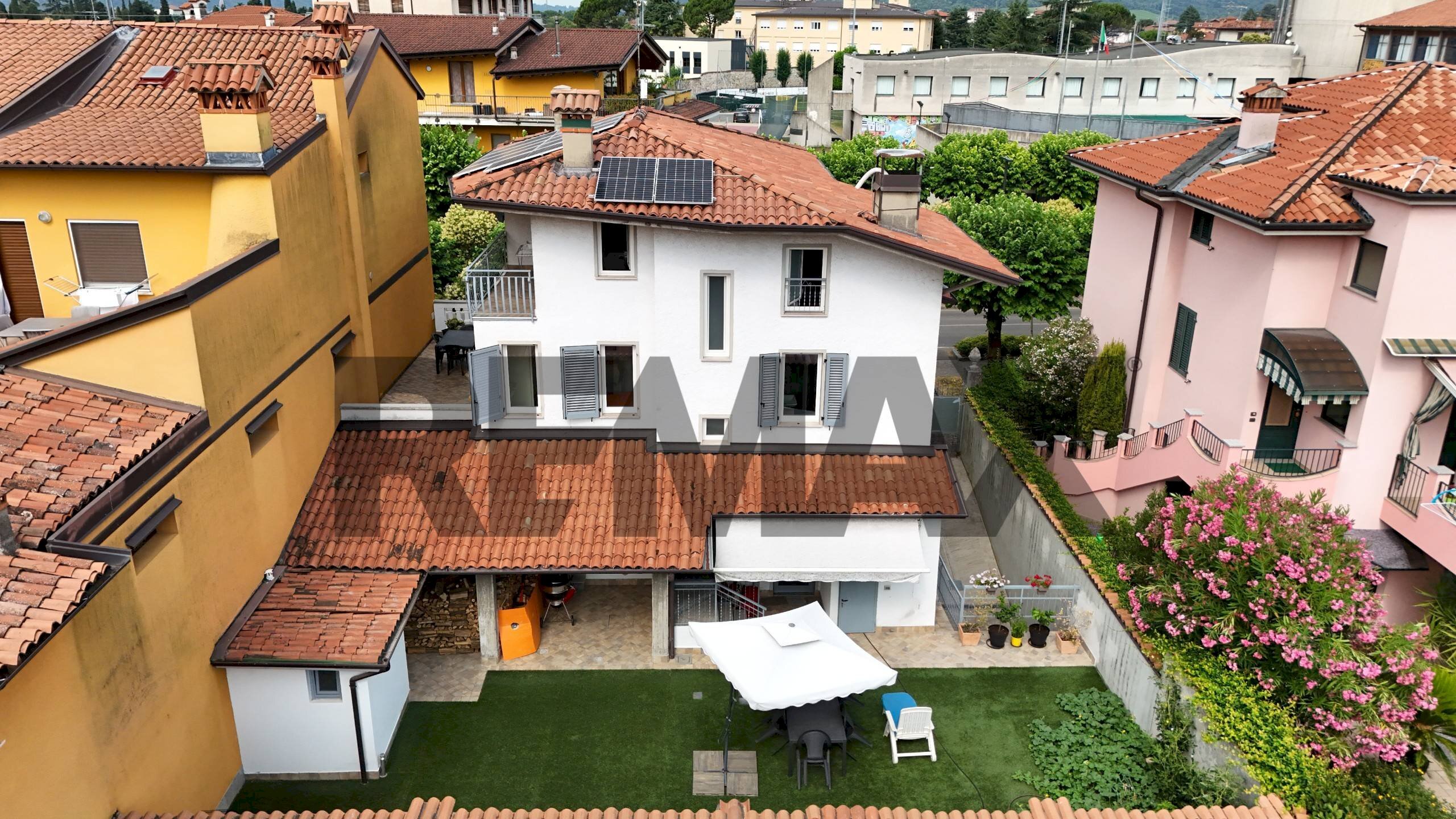 Casa all\'aperto - Villa via Locatelli
97, Trescore Balneario - foto 3