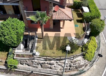 Edificio all\'aperto - Bilocale VIA BEATO LUIGI MONZA
 
1, Endine Gaiano - foto 25
