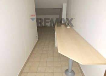 Hall / corridoio - Negozio VIA SALVO D'ACQUISTO
91, Trescore Balneario - foto 15