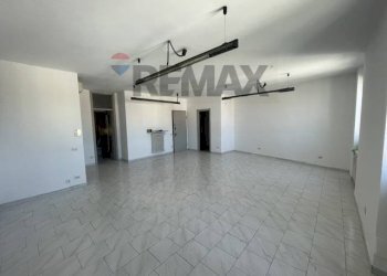 Stanza vuota - Ufficio PIAZZA CAVOUR
17, Trescore Balneario - foto 1