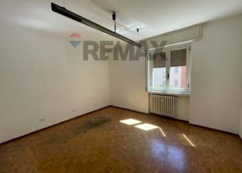 Stanza vuota - Ufficio PIAZZA CAVOUR
17, Trescore Balneario - foto 6