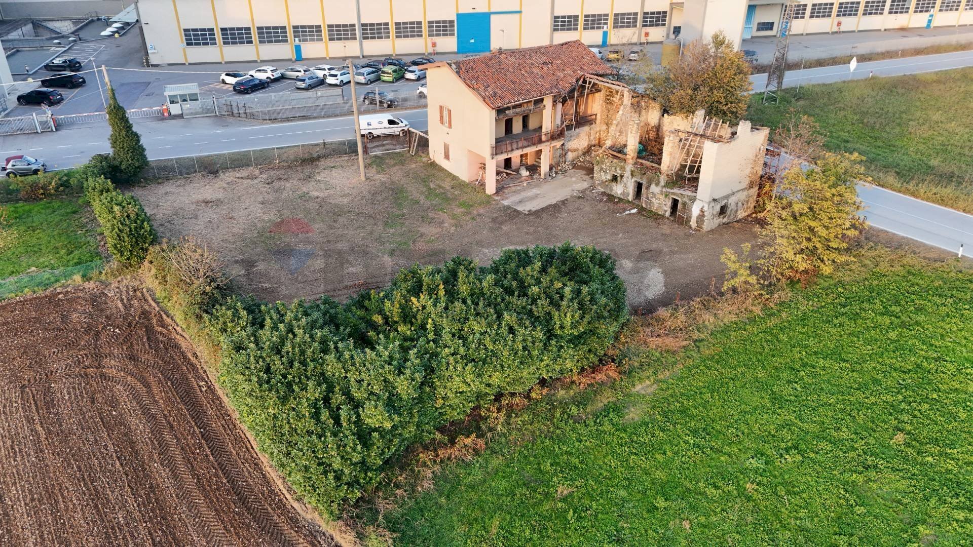 Edificio all\'aperto - Capannone VIA DELLE GROANE, Bagnatica - foto 2