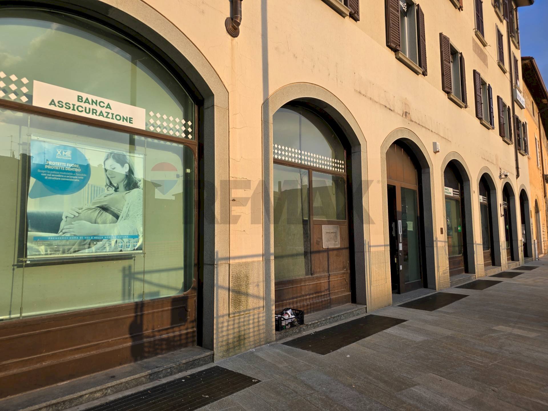 Edificio all\'aperto - Commercial Premises PIAZZA CAVOUR
16, Trescore Balneario - photo 2