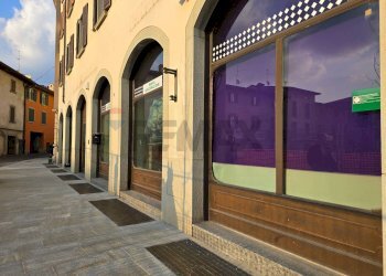 Edificio all\'aperto - Commercial Premises PIAZZA CAVOUR
16, Trescore Balneario - photo 1