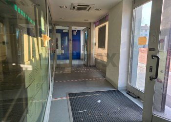 Ricezione / Lobby - Commercial Premises PIAZZA CAVOUR
16, Trescore Balneario - photo 5