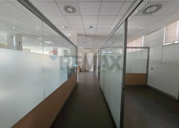 Hall / corridoio - Commercial Premises PIAZZA CAVOUR
16, Trescore Balneario - photo 14