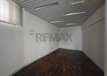 Stanza vuota - Commercial Premises PIAZZA CAVOUR
16, Trescore Balneario - photo 19