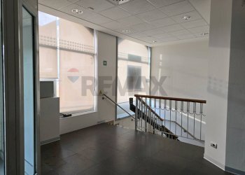 Hall / corridoio - Commercial Premises PIAZZA CAVOUR
16, Trescore Balneario - photo 22