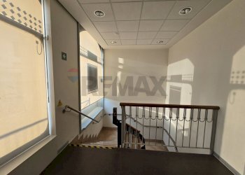 Scale - Commercial Premises PIAZZA CAVOUR
16, Trescore Balneario - photo 23