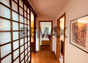 Hall / corridoio - Semi-detached house Locatelli
 
5, Palosco - photo 17
