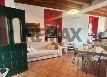 Sala da pranzo - Bilocale Via Caronti
 
24, Blevio - foto 6