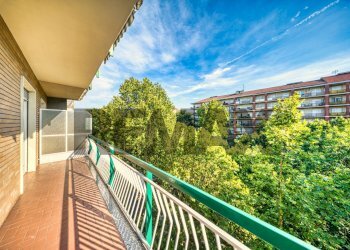 Balcone - Three-room apartment corso traiano
89, Torino - photo 10