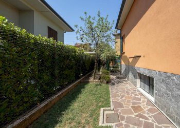 Giardino - Villa VIA SAN GIOVANNI BOSCO
 
17, Trezzo sull'Adda - foto 35