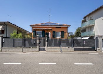 Edificio all\'aperto - Villa VIA SAN GIOVANNI BOSCO
 
17, Trezzo sull'Adda - foto 40