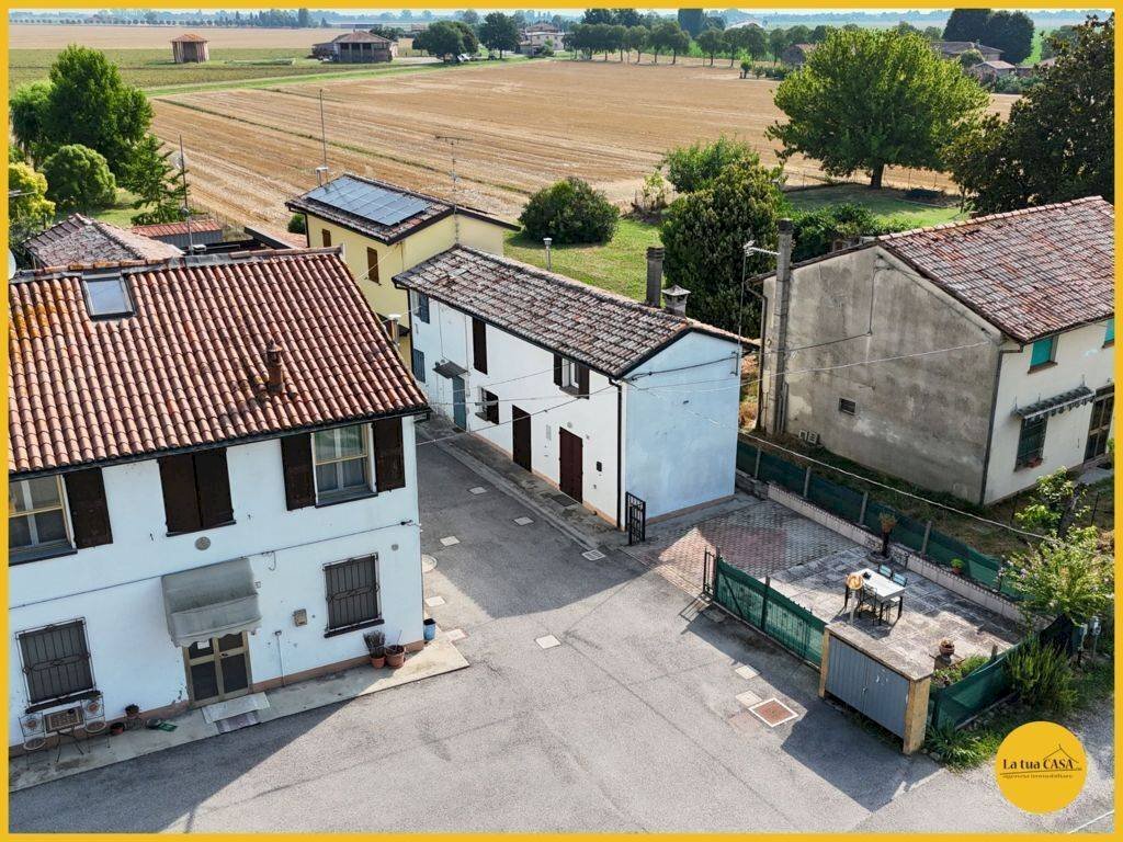 Foto 1 - Villa a Schiera Via Borgo Masotti
 
8/1, Argenta - foto 1